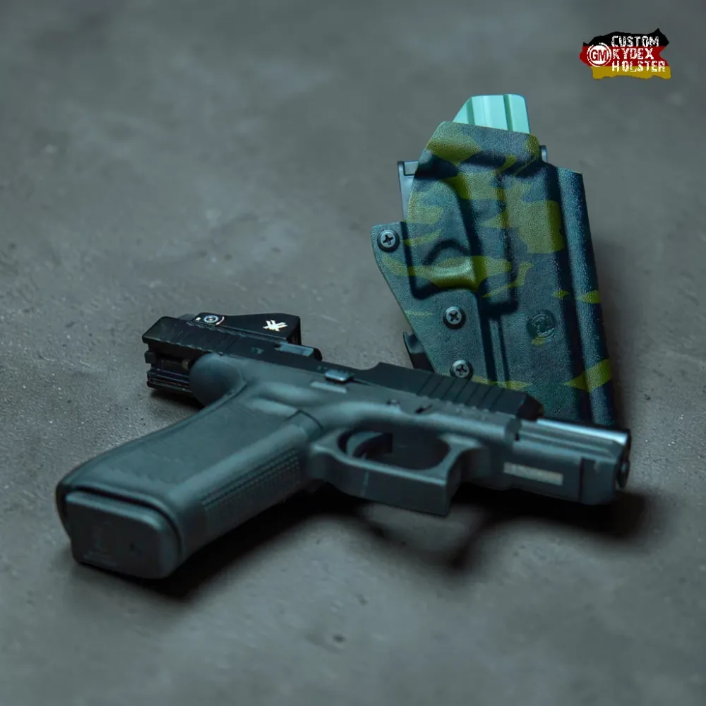 GM ALPHA OWB Kydex Holster für Glock 45 in Multicam Black - Optic Ready.