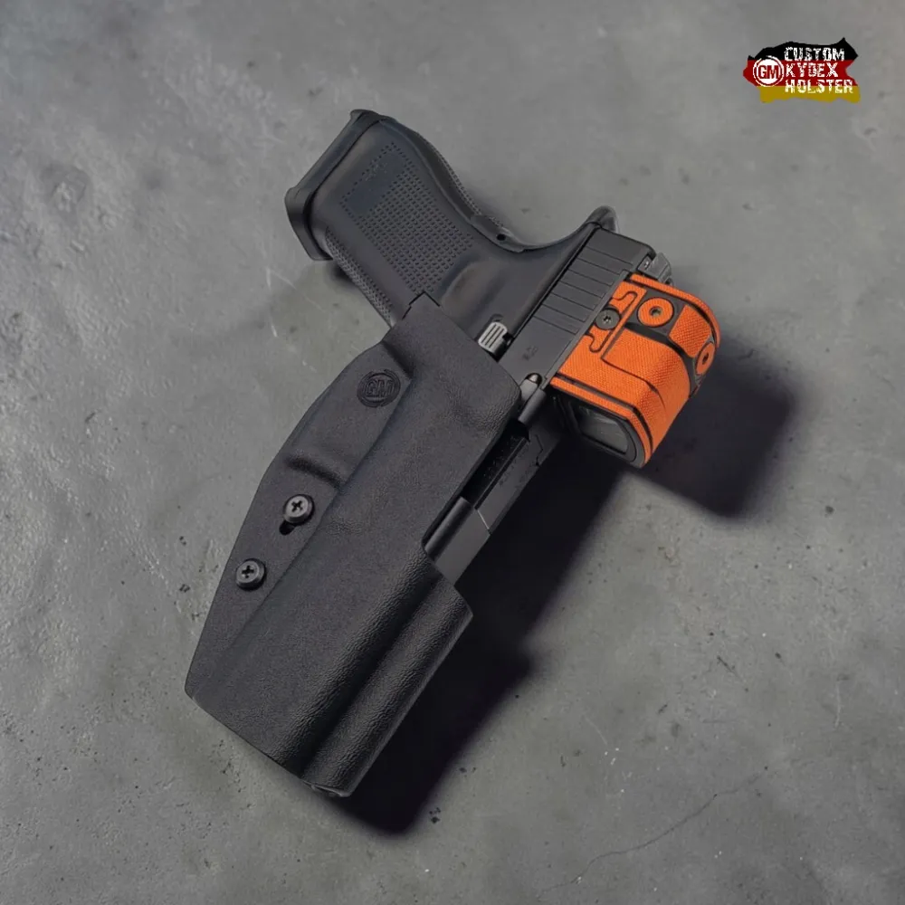 Preview: Nahaufnahme des GM SPORT OWB Holsters für Glock in Schwarz – Fokus auf den IPSC Cut und die Kompatibilität mit Red Dot Visieren.