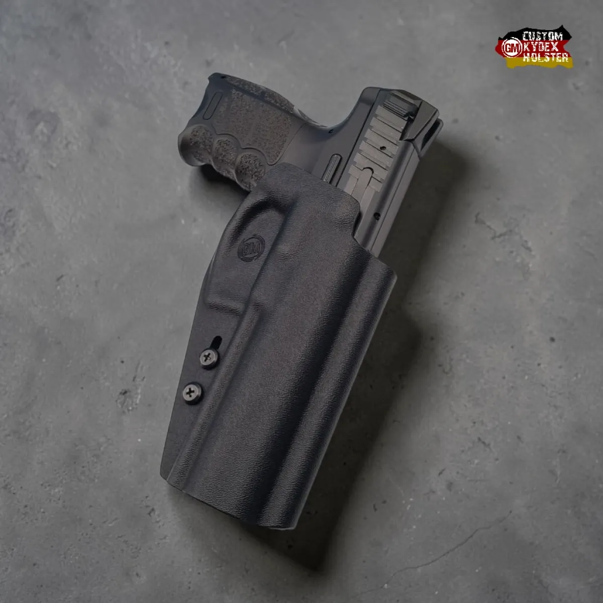 Nahaufnahme des GM SPORT OWB Holsters für H&K SFP9 Match OR – Fokus auf den Sport Cut und die Passgenauigkeit für Optiken.